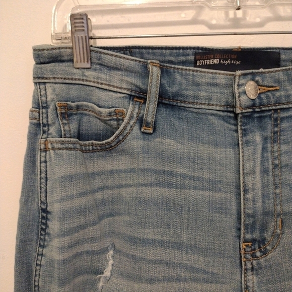 Hollister Collection - Boyfriend High Rise  Distressed Jeans - Picture 4 of 13